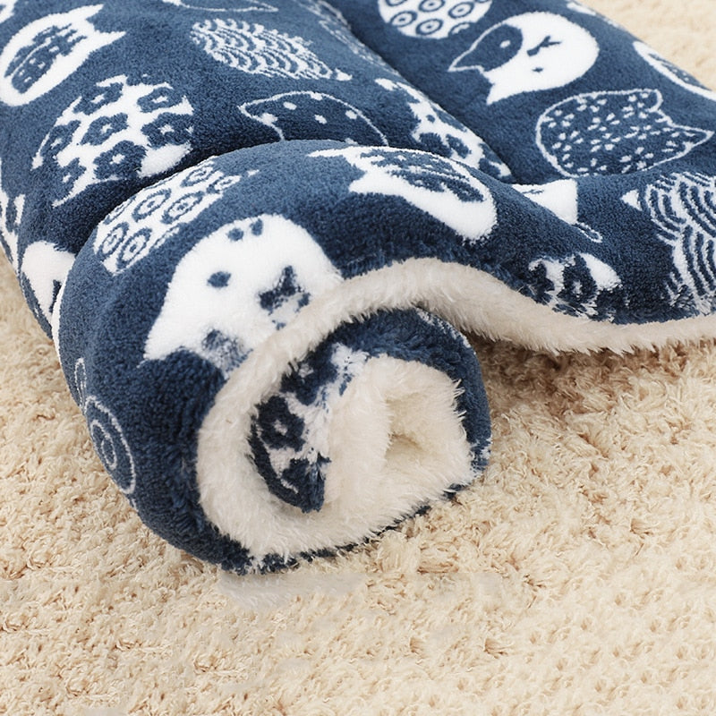 Thickened Pet Sleeping Mat Dog Bed Cat Bed Soft Fur Pet Blanket Mat Household Flannel Mattress Washable Warm Carpet Pet Supplies