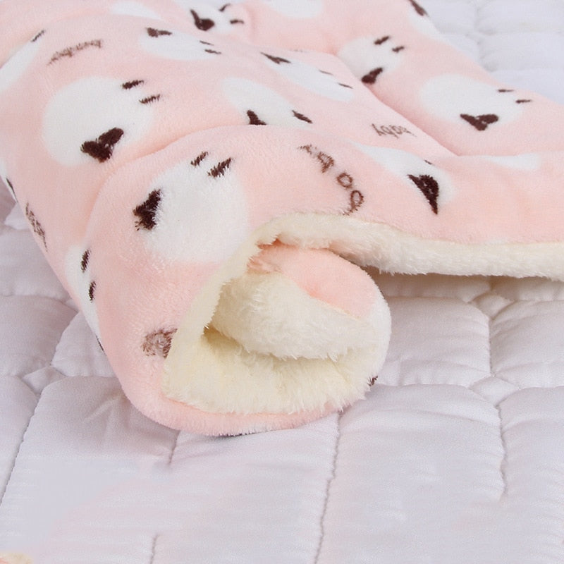 Thickened Pet Sleeping Mat Dog Bed Cat Bed Soft Fur Pet Blanket Mat Household Flannel Mattress Washable Warm Carpet Pet Supplies